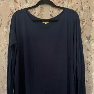 Navy blue batwing shirt!
